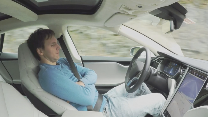 botones 3d en las puertas de los coches autónomos