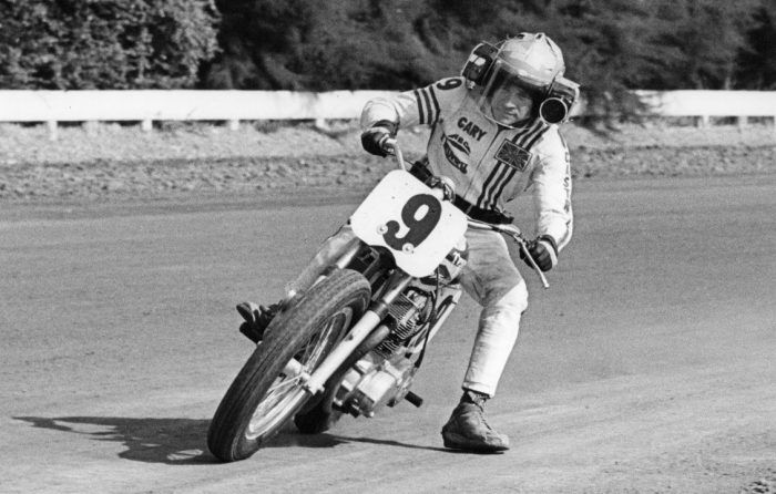 Camara Casco Moto 8 700x446