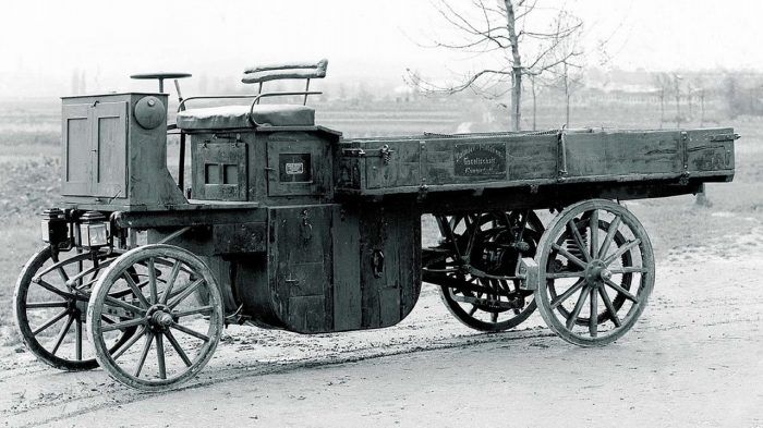 Camion Daimler 12 PS Motor Lastwagen 1898 700x393