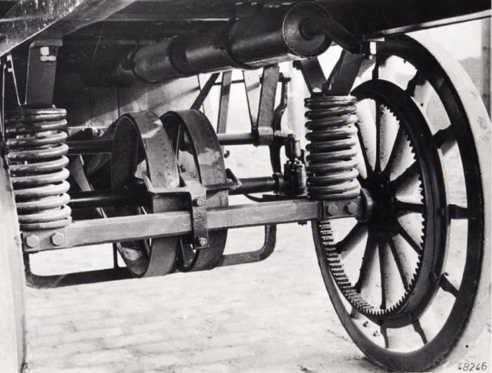 Camion Daimler 1896 4 Eje Planetario Exterior 700x530