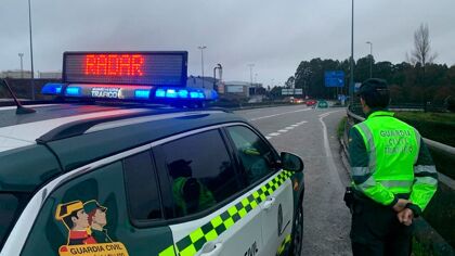 ¿Se pueden colocar los coches camuflados y los radares móviles en cualquier sitio?