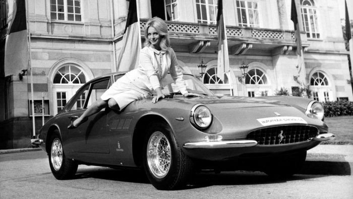 Ferrari 500 Superfast Salon Del Automovil Ginebra 1964 700x394