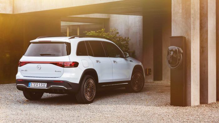 Mercedes EQB 2022 27 700x394