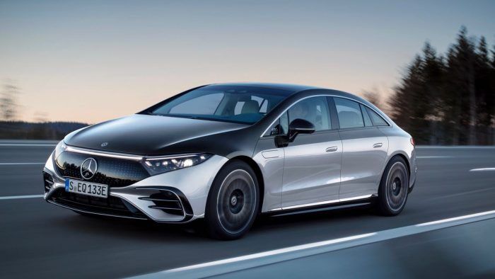 Mercedes EQS 2022 24 700x394