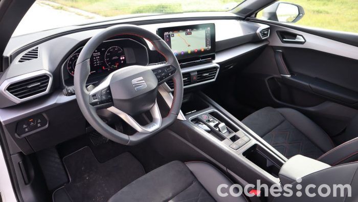 Seat Leon TGI Prueba Interior 1 700x394