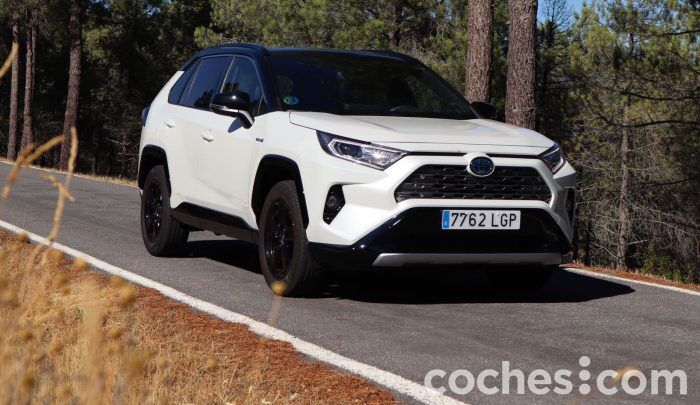 Toyota RAV4 AWD I Prueba 14 700x405