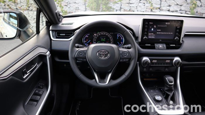Toyota RAV4 AWD I Prueba Interior 11 700x393