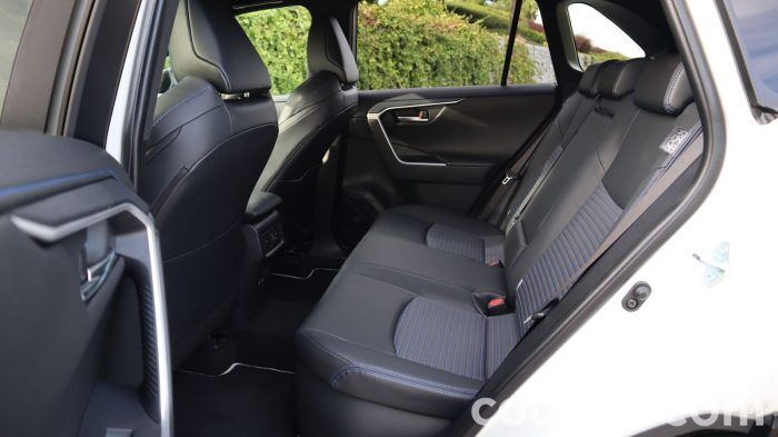 Toyota RAV4 AWD I Prueba Interior 22 700x393