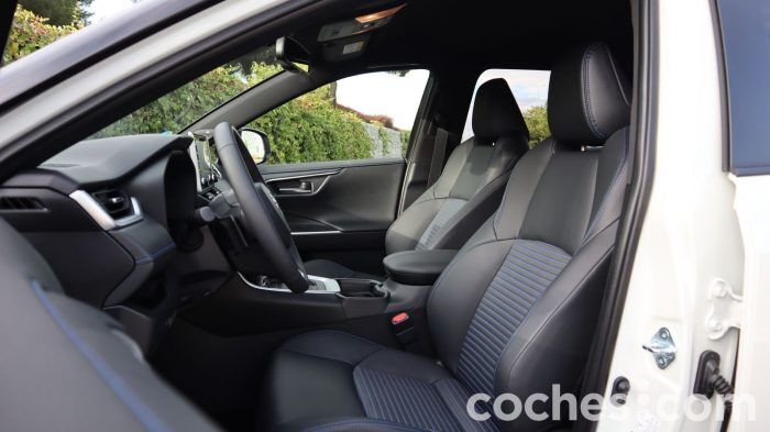 Toyota RAV4 AWD I Prueba Interior 6 700x393