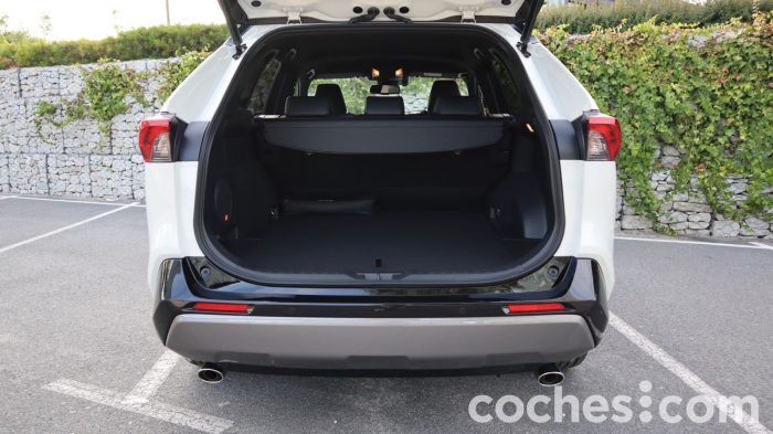 Toyota RAV4 AWD I Prueba Maletero 1 700x393