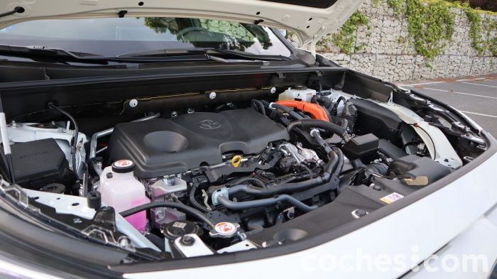 Toyota RAV4 AWD I Prueba Motor 2 700x393