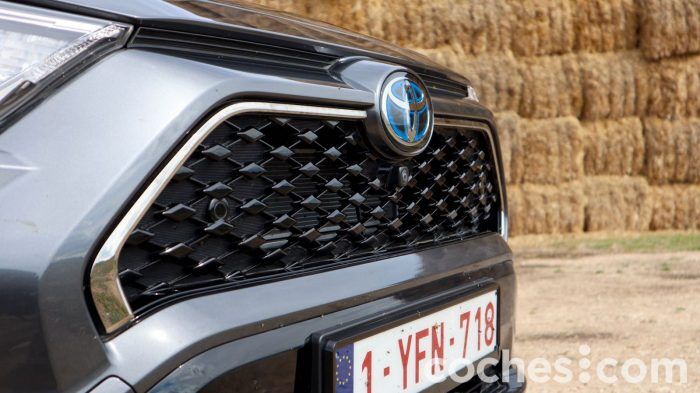Toyota RAV4 PHEV Prueba Detalle 2 700x393