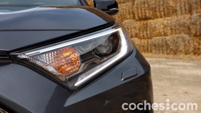 Toyota RAV4 PHEV Prueba Detalle 3 700x393