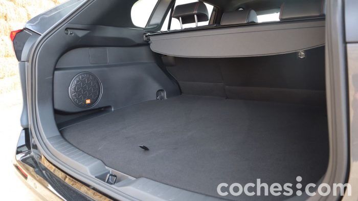 Toyota RAV4 PHEV Prueba Maletero 2 700x393