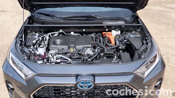 Toyota RAV4 PHEV Prueba Motor 1 700x393