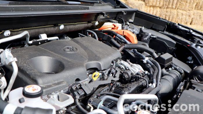Toyota RAV4 PHEV Prueba Motor 2 700x393