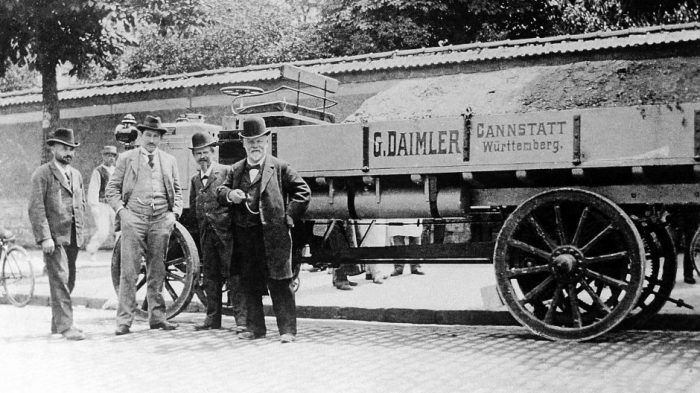 Camion Daimler 1896 3 700x393