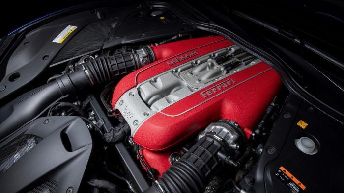 Ferrari Motor V12 F140 Ferrari 812 Superfast 700x394