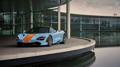El Mclaren 720S revive algunos tiempos de gloria con la librea Gulf