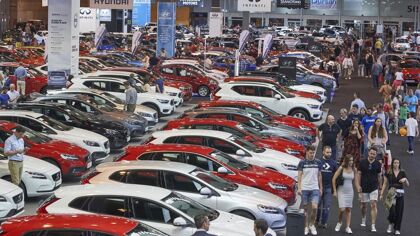 La escasez de coches nuevos dispara la demanda de seminuevos y renting flexible