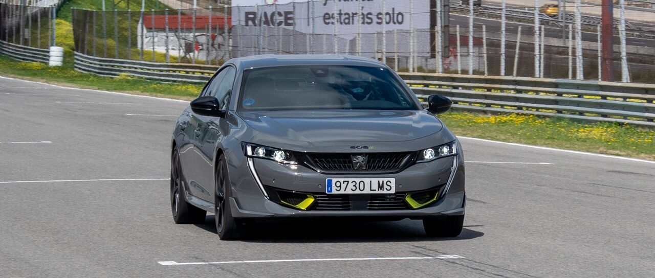 Todas las noticias de coches en un solo portal: Pruebas, fotos, vídeos, informes...