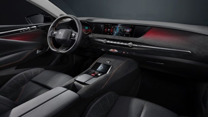 DS 4 Performance Line 1 700x394