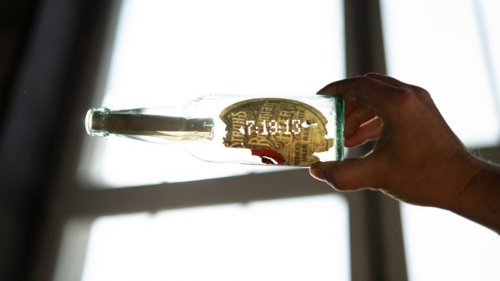 Ford Michigan Central Station Mensaje Misterioso En Botella De Cerveza 2 700x394