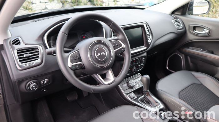 Jeep Compass 4xe Prueba Interior 9 700x393