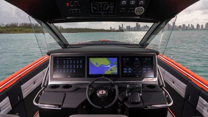 Lancha Cigarette 41 Nighthawk AMG Black Series 2021 19 700x394