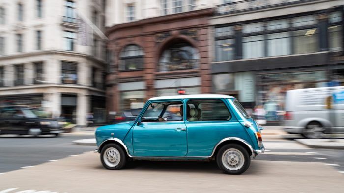 London Electric Cars MINI Clasico 10 700x394