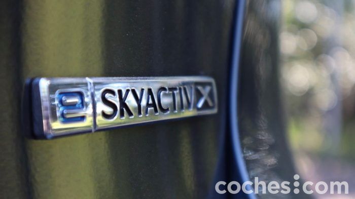 Mazda 3 E SkyActiv X Prueba Detalle 1 700x393