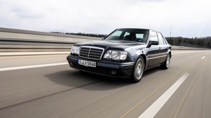 Mercedes-Benz 500 E: la berlina de altos vuelos firmada por Porsche