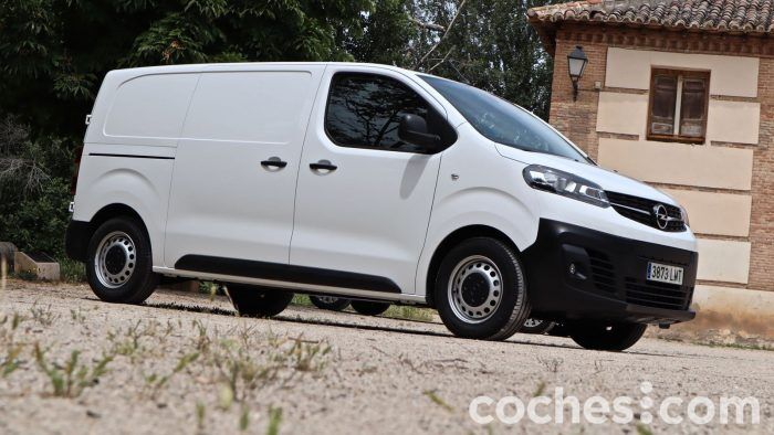 Opel Vivaro E Prueba 6 700x394