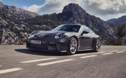 Porsche 911 GT3 Touring (992): sin alerón, pero con la misma pureza y el cambio manual