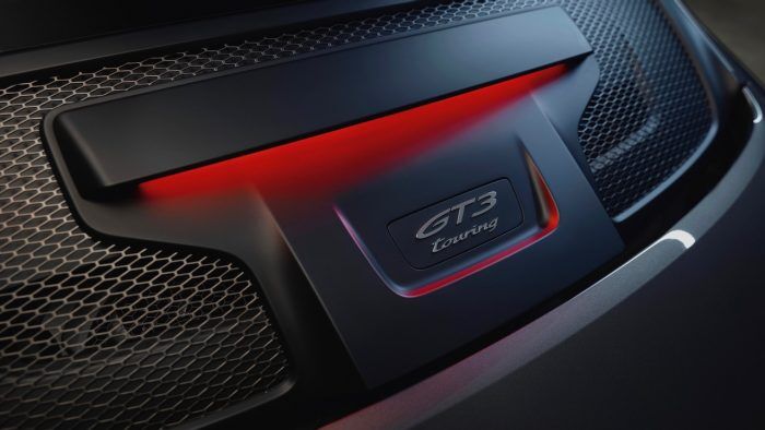 Porsche 911 GT3 Touring 992 18 700x394