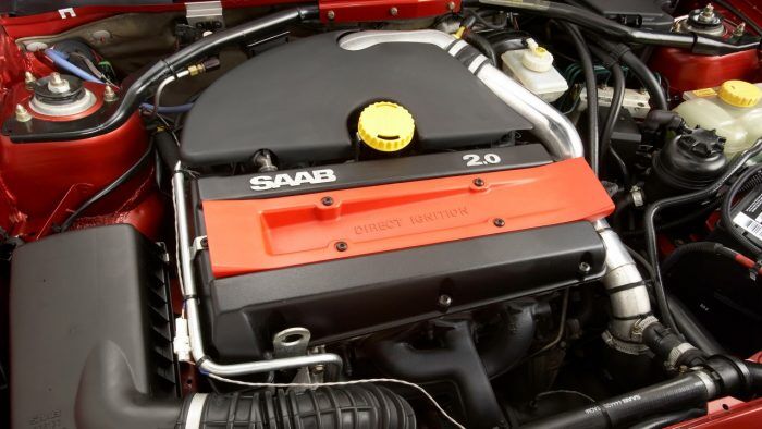 SAAB 900 Turbo Motor 700x394