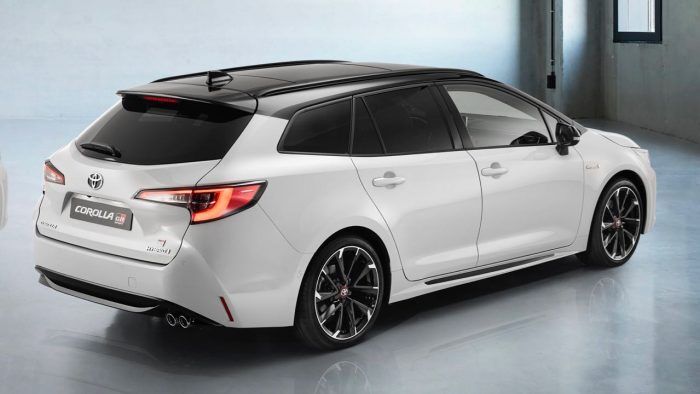 Toyota Corolla Touring Sports GR SPORT 2021 1 700x394
