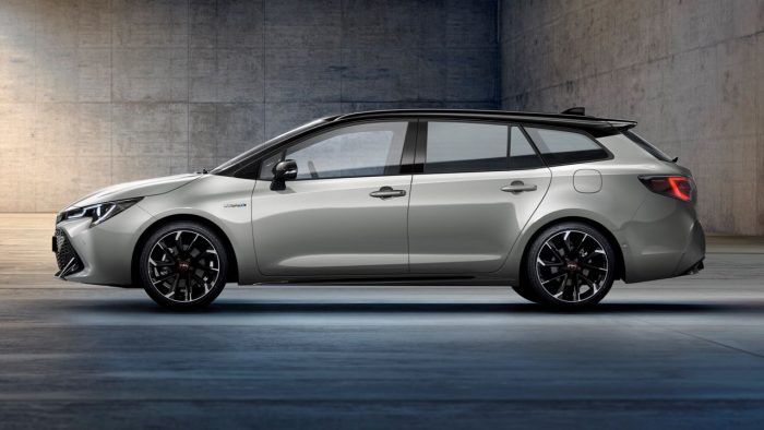 Toyota Corolla Touring Sports GR SPORT 2021 6 700x394