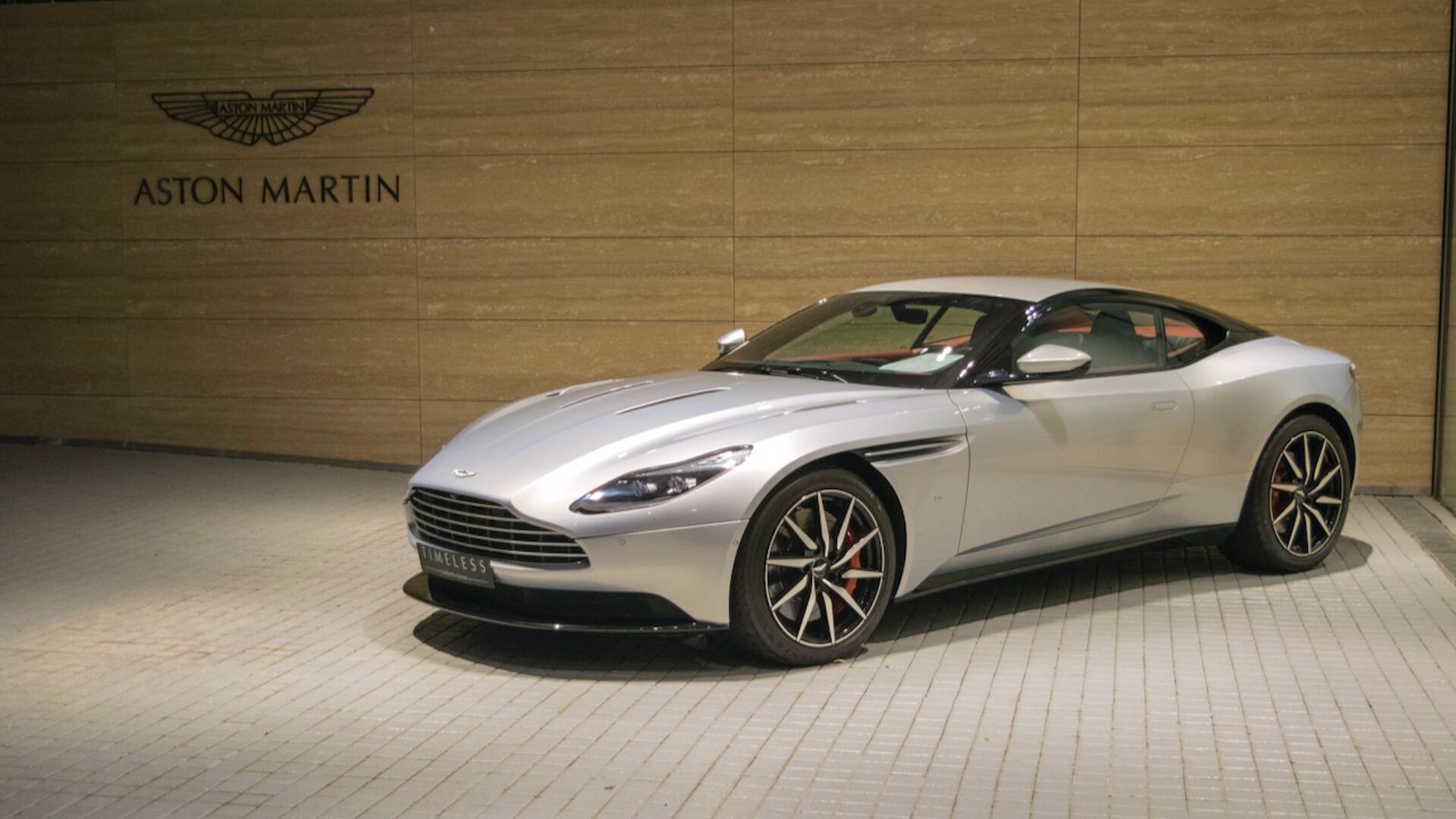 Aston Martin DB11 &#8211; 1