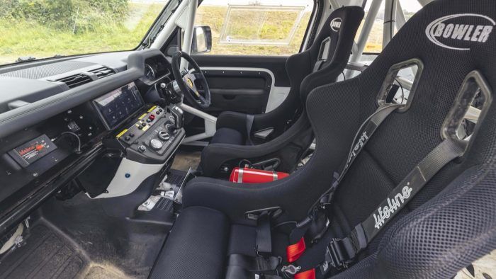 Land Rover Defender Bowler 3 700x394