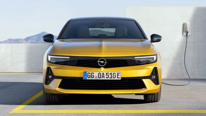 Opel Astra 2022 12 700x394
