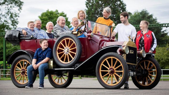 Ford Mustang Mach E Vs Ford Model T 10 700x394