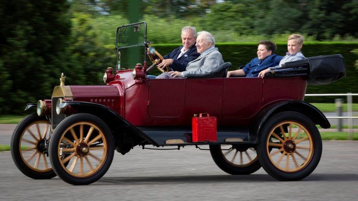 Ford Mustang Mach E Vs Ford Model T 11 700x394