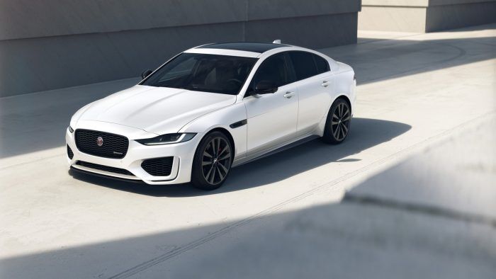 Jaguar XE R Dynamic Black 2022 1 700x394