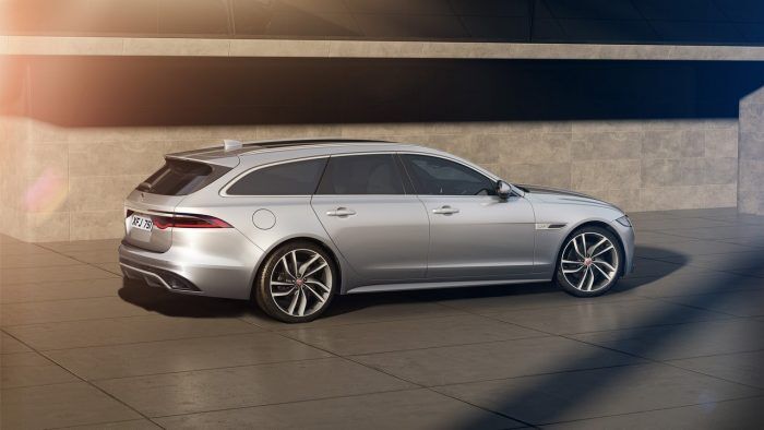 Jaguar XF Sportbreak R Dynamic Black 2022 4 700x394