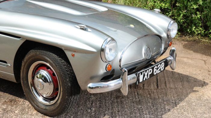 Jensen 541R Coupe 1959 Detalle 1 700x394