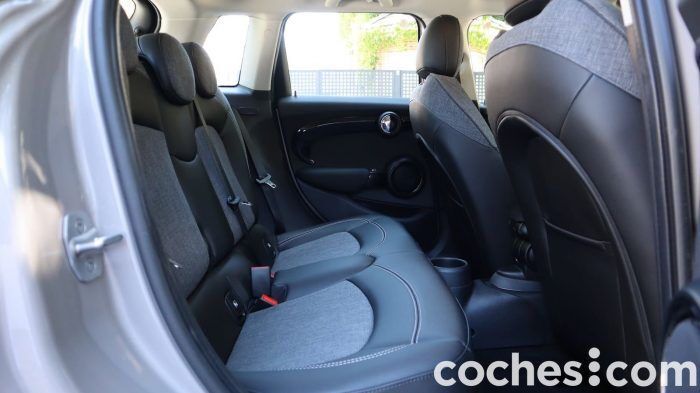 MINI Cooper 5 Puertas Prueba Interior 1 700x393