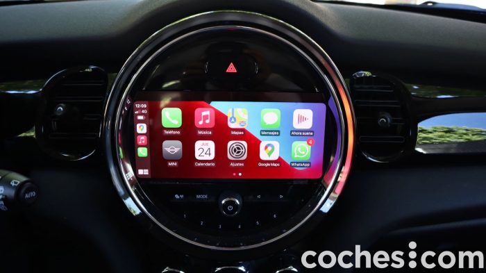 MINI Cooper 5 Puertas Prueba Interior 6 700x393