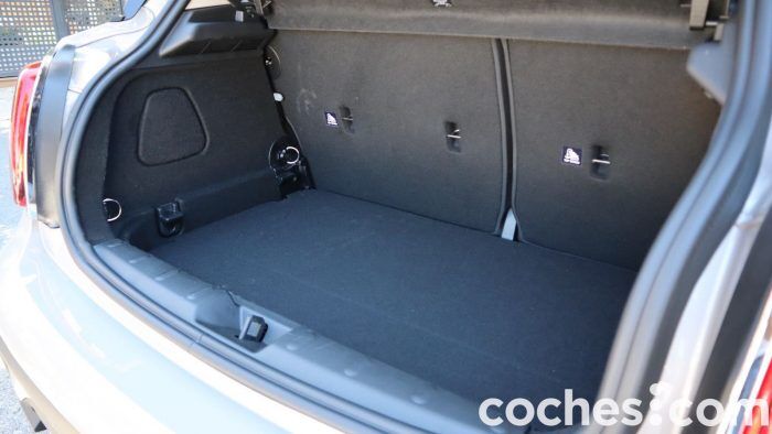 MINI Cooper 5 Puertas Prueba Maletero 2 700x394