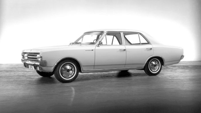 Opel Rekord Sedan Limousine C 4 700x394
